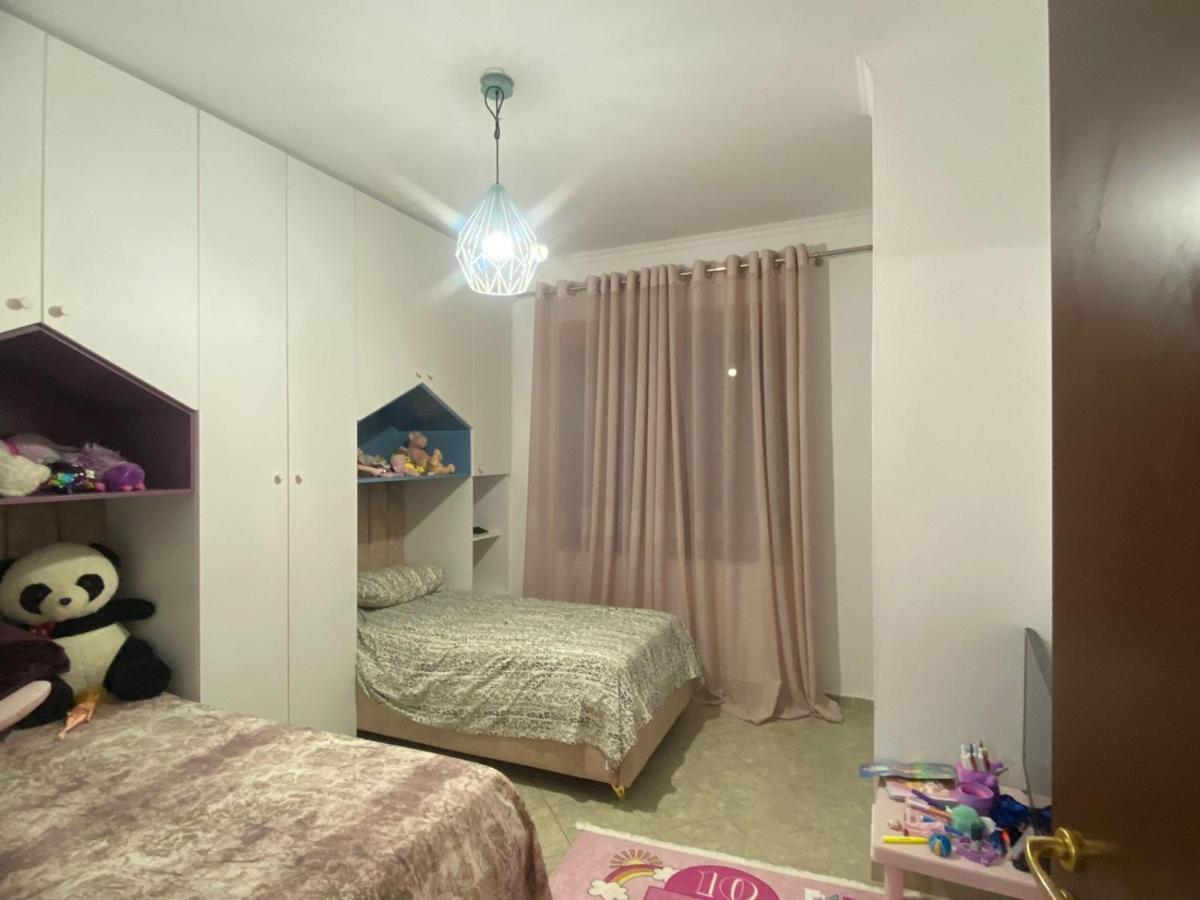 Guest House Open Room Durrës Exteriör bild