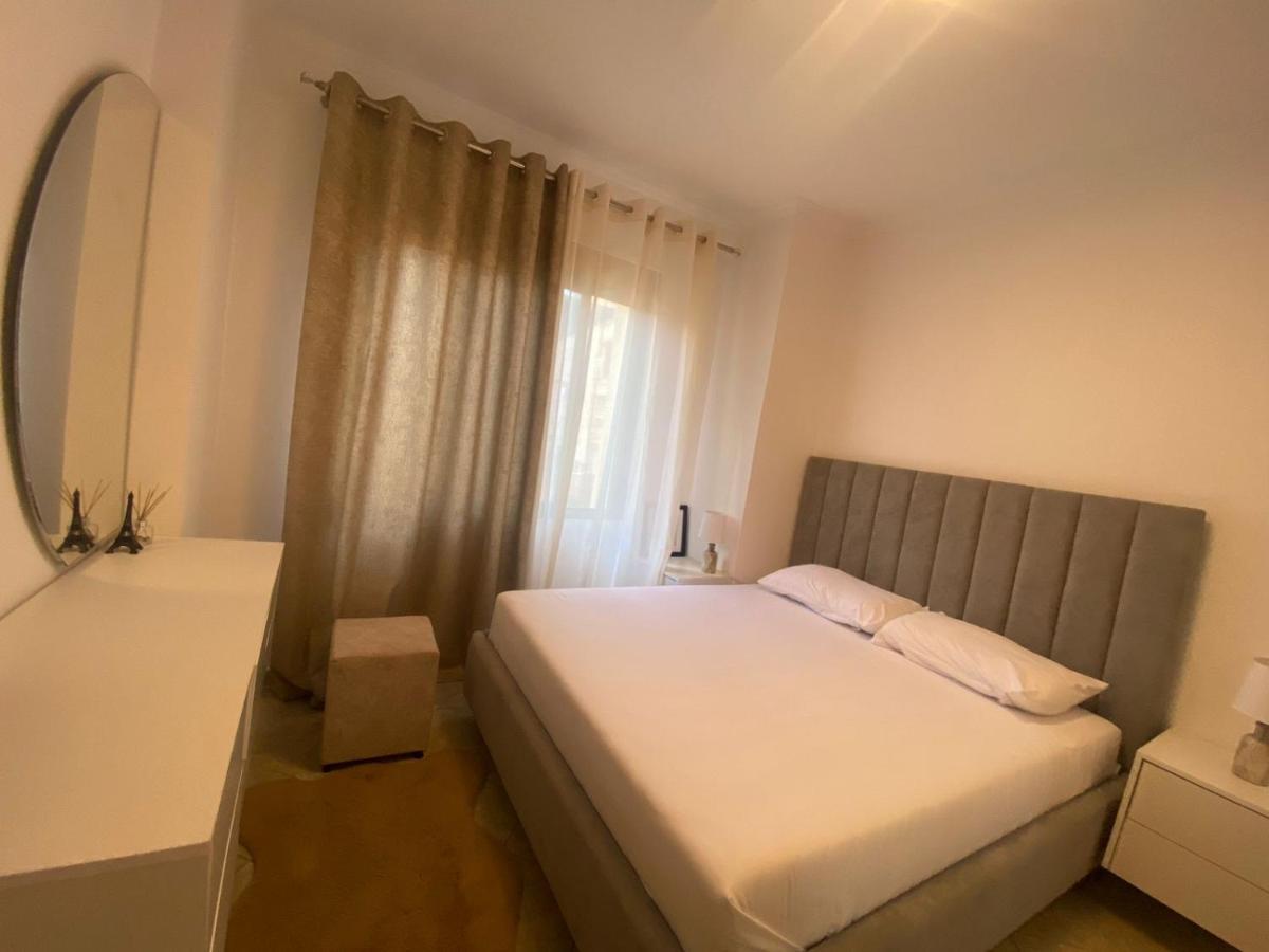 Guest House Open Room Durrës Exteriör bild
