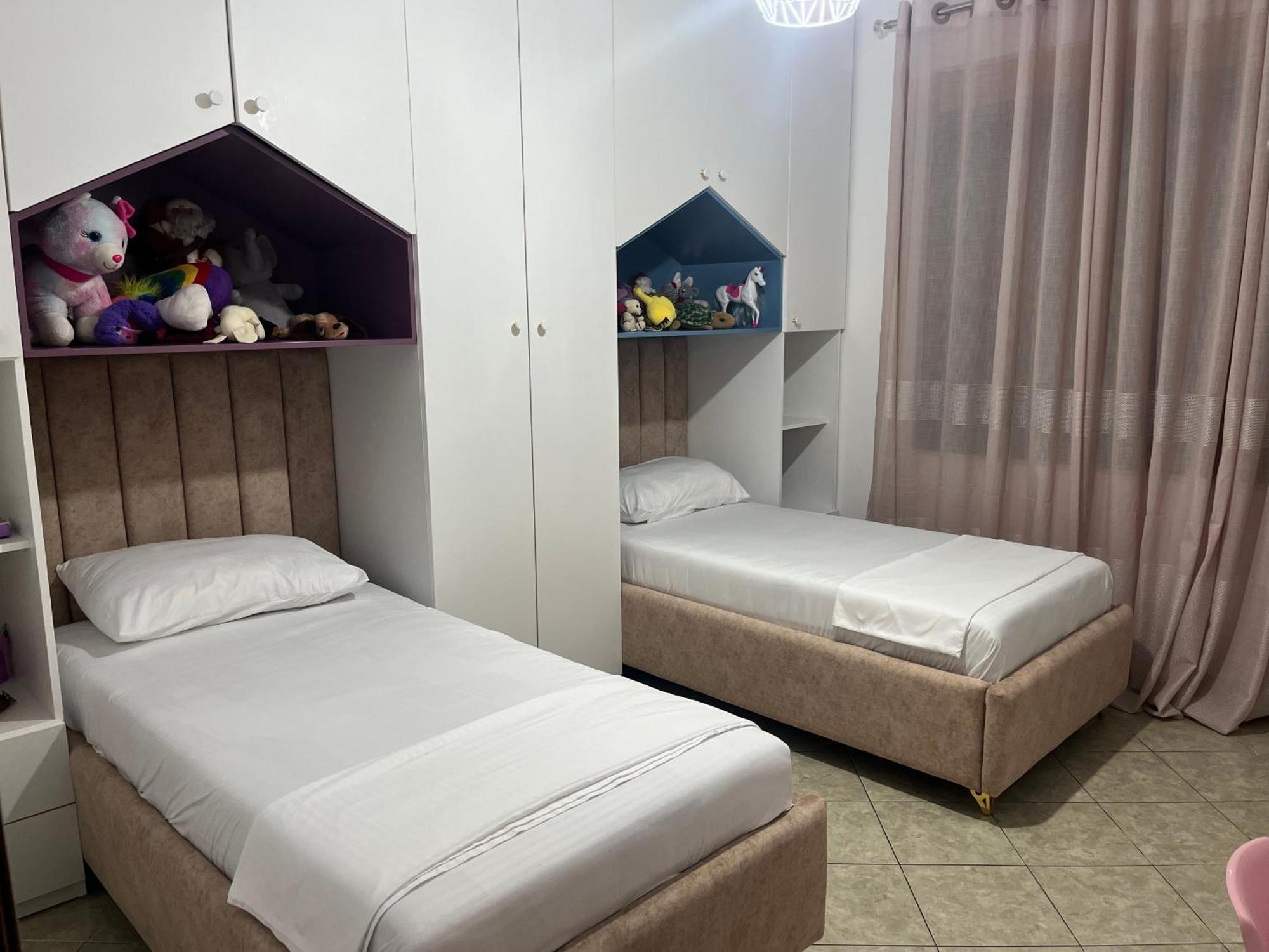 Guest House Open Room Durrës Exteriör bild